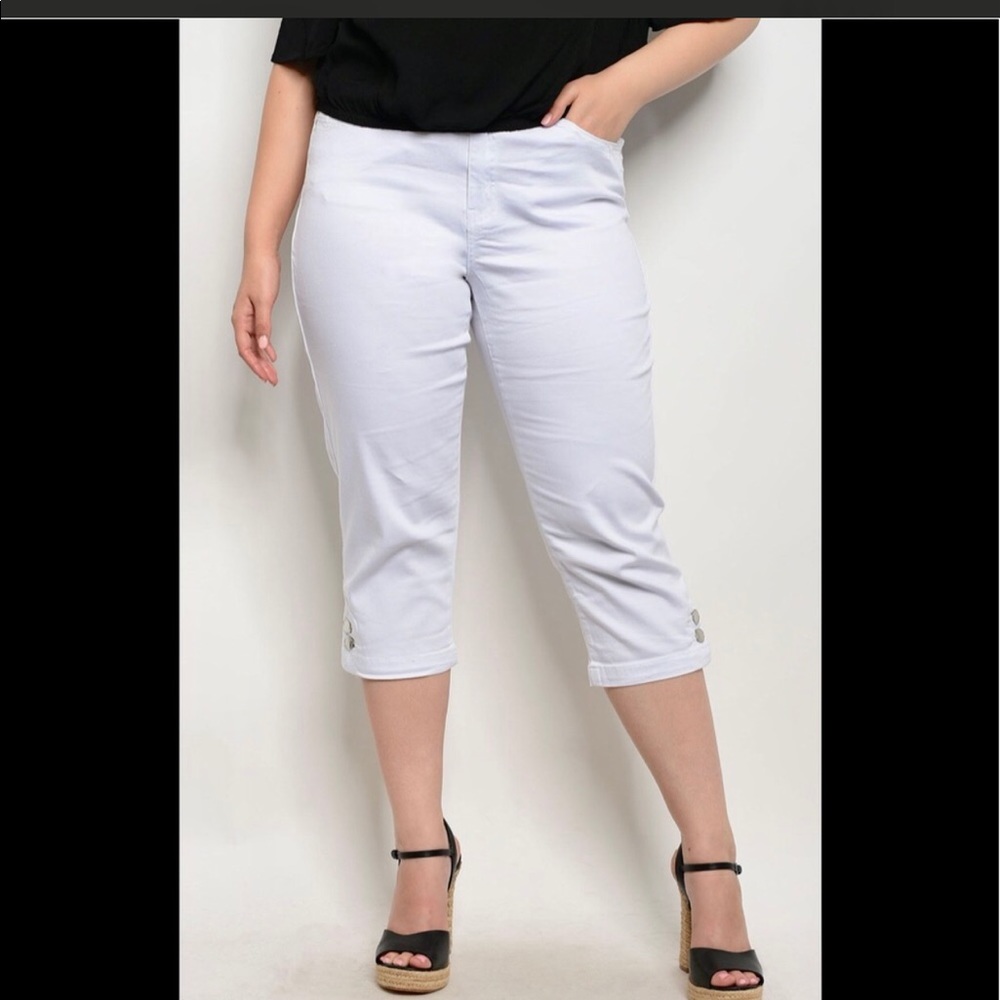 NEW WHITE CAPRI PANTS!  FOR SPRING & SUMMER